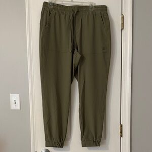 NWT Avalanche Women’s Olive Green Joggers Size L